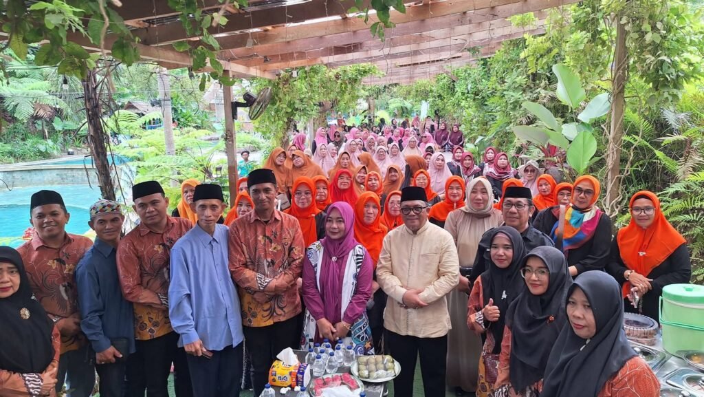 Kakan Kemenag Manado Hadiri Silaturahmi Akbar Majelis Ta’lim dan KWI se-Kecamatan Tikala