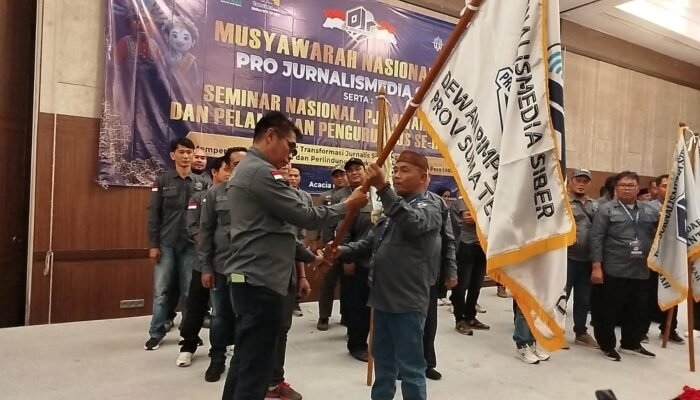 Beri Award untuk Mitra Pers, PJS Kukuhkan Pengurus Daerah di Malam Anugerah Munas III
