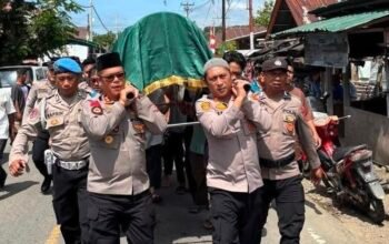 Bukan Sekadar Pimpinan, Kapolres Boltim Hadir di Tengah Duka Keluarga Anggota