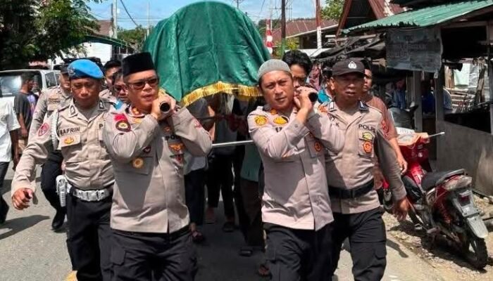 Bukan Sekadar Pimpinan, Kapolres Boltim Hadir di Tengah Duka Keluarga Anggota