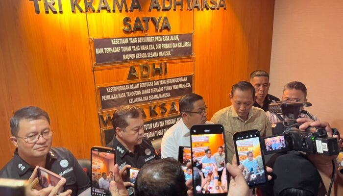 Dugaan Korupsi Tambang PT HWR: Kejati Sulut Tetapkan Ci’ Gin Tersangka, Sita Uang Rp3,2 Miliar dan Emas