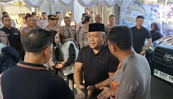 Di Tengah Duka, Kapolda Sulut Hadir Membawa Empati dan Penguatan bagi Keluarga Alm. Steidy Raranta